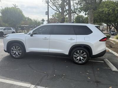 2024 Toyota Grand Highlander XLE - Photo 8 - Riverside, CA 92501