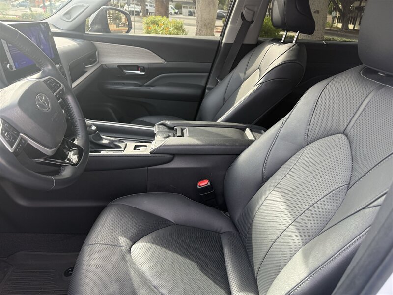 2024 Toyota Grand Highlander Limited - Photo 9