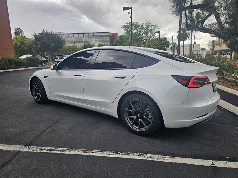 2021 Tesla Model 3 Standard Range Plus - Photo 3 - Riverside, CA 92501