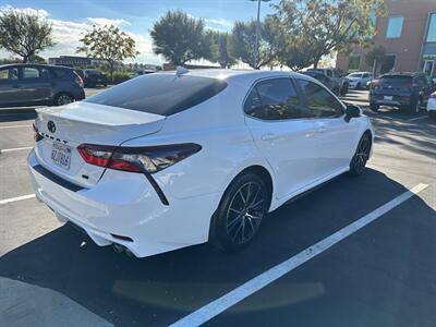 2022 Toyota Camry SE   - Photo 10 - Riverside, CA 92501