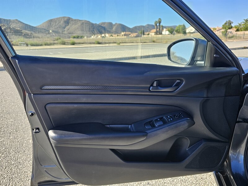 2023 Nissan Altima 2.5 S - Photo 9 - Riverside, CA 92501