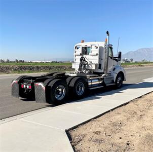 2018 Kenworth T880   - Photo 5 - Mira Loma, CA 91752