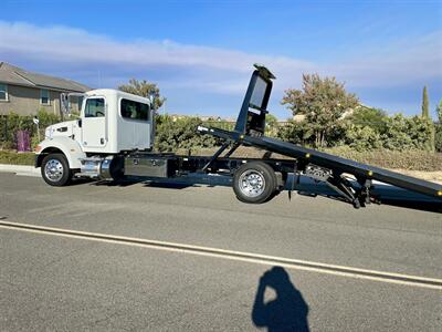 2016 Peterbilt 337 ROLLBACK TOW TRUCK   - Photo 3 - Mira Loma, CA 91752