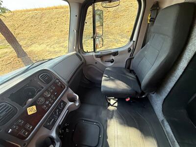 2022 Freightliner M2   - Photo 11 - Mira Loma, CA 91752