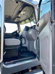 2020 Peterbilt 389   - Photo 15 - Mira Loma, CA 91752