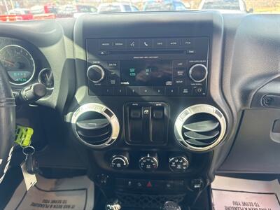 2014 Jeep Wrangler Sahara   - Photo 8 - Princeton, WV 24740