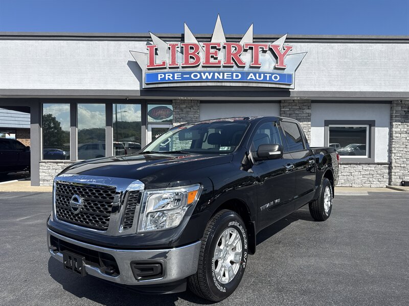 2018 Nissan Titan SV   - Photo 1 - Princeton, WV 24740