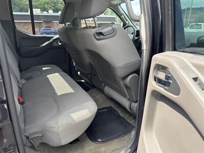 2012 Nissan Frontier SV   - Photo 8 - Princeton, WV 24740