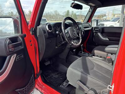 2015 Jeep Wrangler Unlimited Sahara   - Photo 5 - Princeton, WV 24740