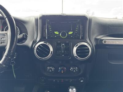 2015 Jeep Wrangler Unlimited Sahara   - Photo 9 - Princeton, WV 24740
