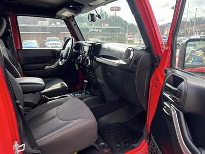 2015 Jeep Wrangler Unlimited Sahara   - Photo 7 - Princeton, WV 24740