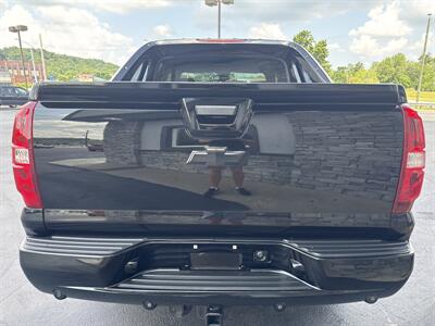 2010 Chevrolet Avalanche LT   - Photo 3 - Princeton, WV 24740