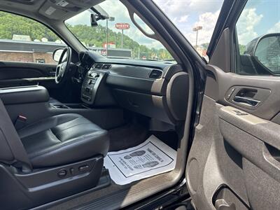 2010 Chevrolet Avalanche LT   - Photo 7 - Princeton, WV 24740