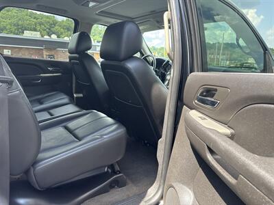 2010 Chevrolet Avalanche LT   - Photo 8 - Princeton, WV 24740