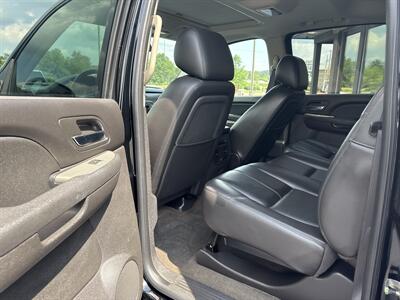 2010 Chevrolet Avalanche LT   - Photo 6 - Princeton, WV 24740