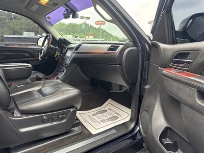2013 Cadillac Escalade ESV Premium   - Photo 7 - Princeton, WV 24740