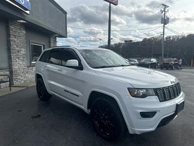 2018 Jeep Grand Cherokee Laredo   - Photo 4 - Princeton, WV 24740