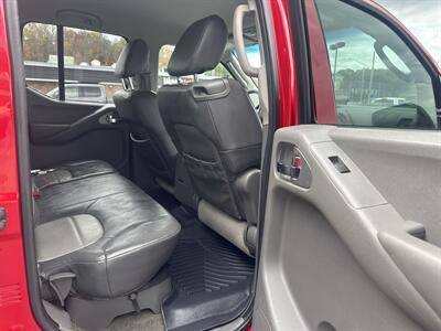 2010 Nissan Frontier SE V6   - Photo 8 - Princeton, WV 24740