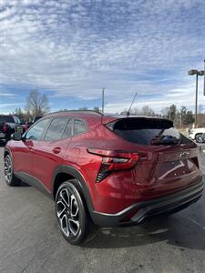 2024 Chevrolet Trax RS   - Photo 2 - Princeton, WV 24740