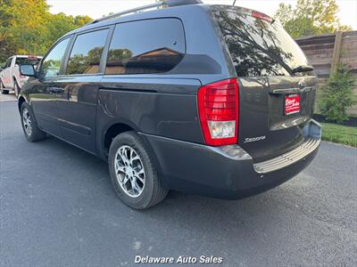 2014 Kia Sedona LX - Photo 2 - Delaware, OH 43015