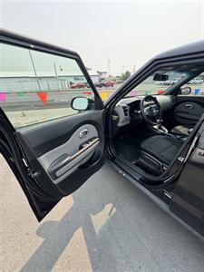 2018 Kia Soul + - Photo 9 - Moses Lake, WA 98837