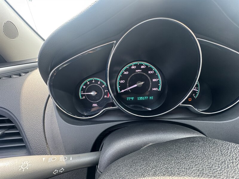 2012 Chevrolet Malibu 1LT - Photo 9