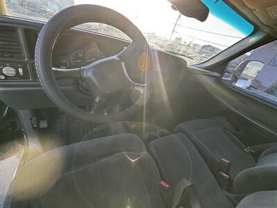 2002 Chevrolet Silverado 2500 LS  HD - Photo 5 - Moses Lake, WA 98837
