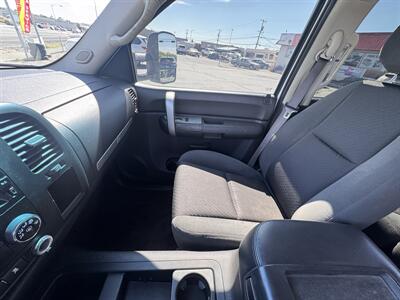 2009 Chevrolet Silverado 2500HD LT - Photo 11 - Moses Lake, WA 98837