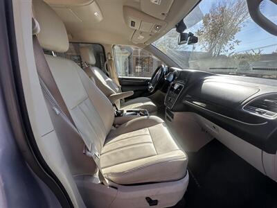 2012 Chrysler Town & Country Touring-L   - Photo 28 - Hasbrouck Heights, NJ 07604