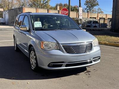 2012 Chrysler Town & Country Touring-L   - Photo 15 - Hasbrouck Heights, NJ 07604