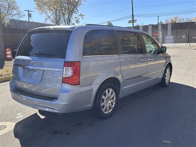 2012 Chrysler Town & Country Touring-L   - Photo 10 - Hasbrouck Heights, NJ 07604