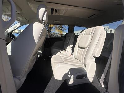 2012 Chrysler Town & Country Touring-L   - Photo 19 - Hasbrouck Heights, NJ 07604