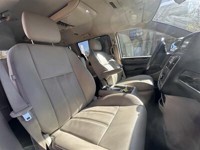 2012 Chrysler Town & Country Touring-L   - Photo 30 - Hasbrouck Heights, NJ 07604