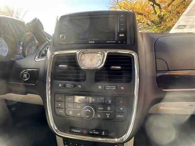 2012 Chrysler Town & Country Touring-L   - Photo 33 - Hasbrouck Heights, NJ 07604