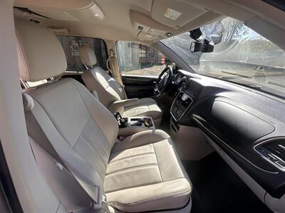 2012 Chrysler Town & Country Touring-L   - Photo 29 - Hasbrouck Heights, NJ 07604