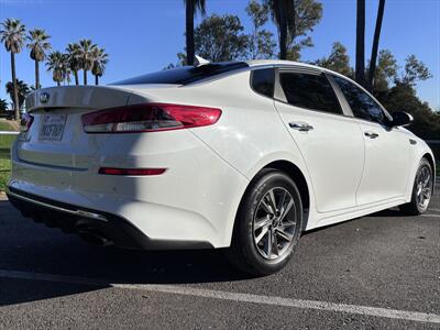 2019 Kia Optima LX   - Photo 13 - Fullerton, CA 92833-4276