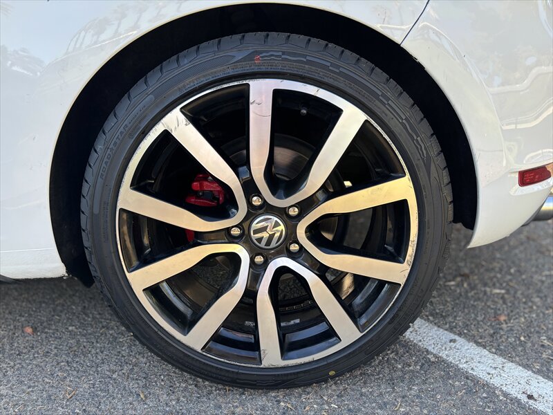 2012 Volkswagen GTI Autobahn PZEV   - Photo 13 - Fullerton, CA 92833