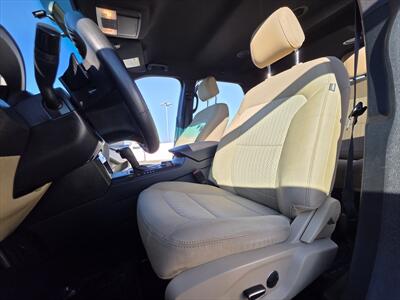 2016 Ford Explorer   - Photo 45 - Fullerton, CA 92833-4276