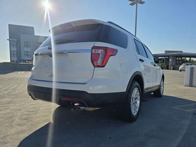 2016 Ford Explorer   - Photo 8 - Fullerton, CA 92833-4276