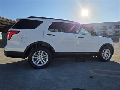 2016 Ford Explorer   - Photo 11 - Fullerton, CA 92833-4276