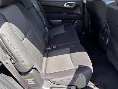 2017 Nissan Pathfinder SV   - Photo 10 - Fullerton, CA 92833-4276