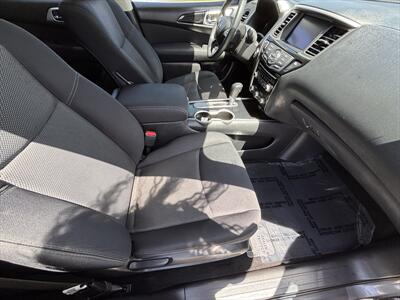 2017 Nissan Pathfinder SV   - Photo 16 - Fullerton, CA 92833-4276