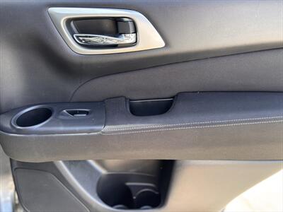 2017 Nissan Pathfinder SV   - Photo 18 - Fullerton, CA 92833-4276
