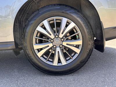 2017 Nissan Pathfinder SV   - Photo 27 - Fullerton, CA 92833-4276