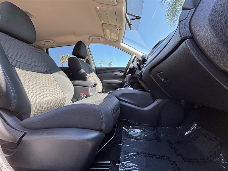 2018 Nissan Rogue SV Midnight - Photo 35 - Fullerton, CA 92833