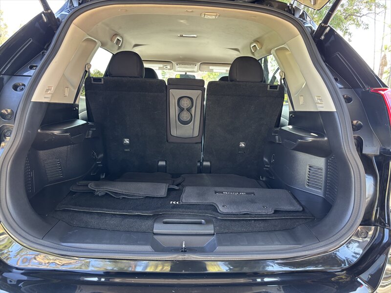 2018 Nissan Rogue SV Midnight - Photo 32 - Fullerton, CA 92833