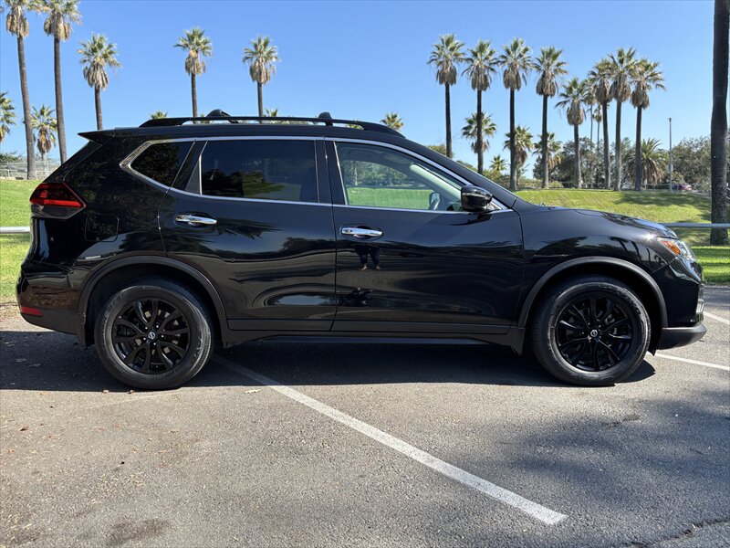 2018 Nissan Rogue SV Midnight - Photo 3 - Fullerton, CA 92833