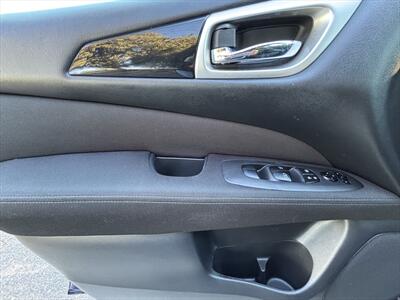 2017 Nissan Pathfinder SV   - Photo 38 - Fullerton, CA 92833