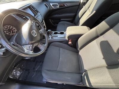 2017 Nissan Pathfinder SV   - Photo 30 - Fullerton, CA 92833