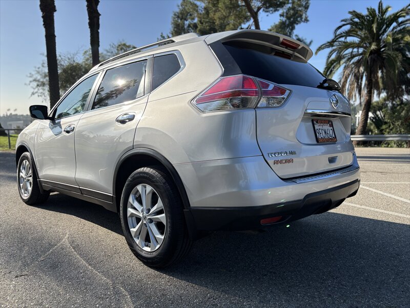 2014 Nissan Rogue SV - Photo 6 - Fullerton, CA 92833-4276